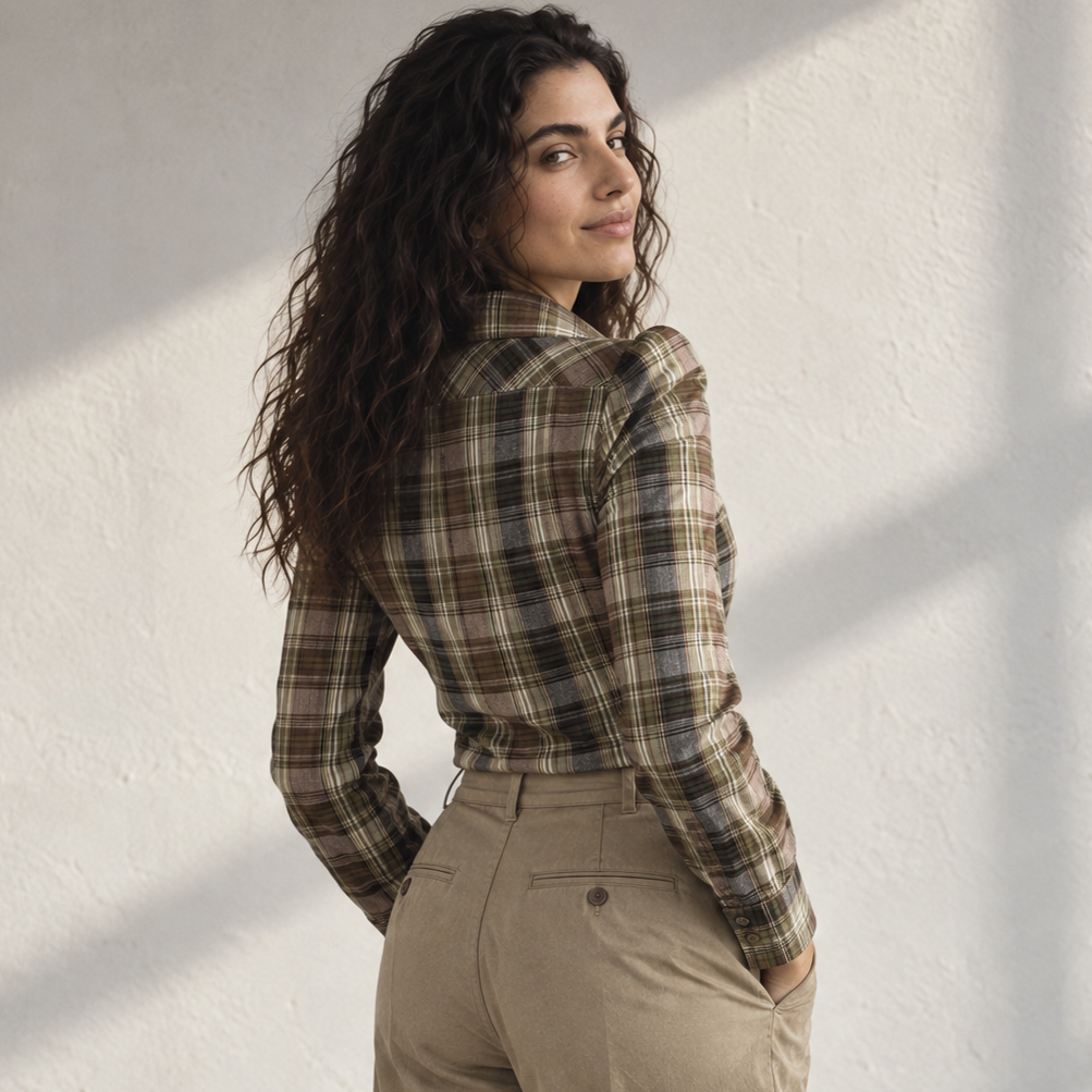 חולצת סוואנה משובצת – מבט מאחור